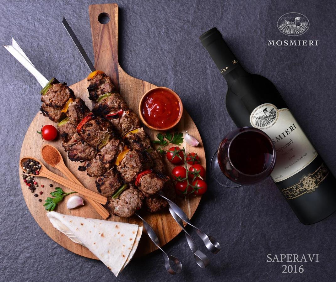 Chateau Mosmieri Hotel & Winery Телаві Екстер'єр фото